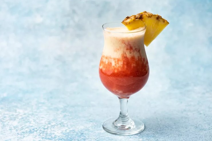 Cách pha chế cocktail dứa cay kiểu Hawaii thơm ngon